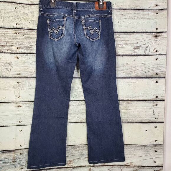 Maurices Women’s 5/6 Straight Leg Jeans Mid-Rise Dark Wash Stretch Denim - Picture 3 of 7